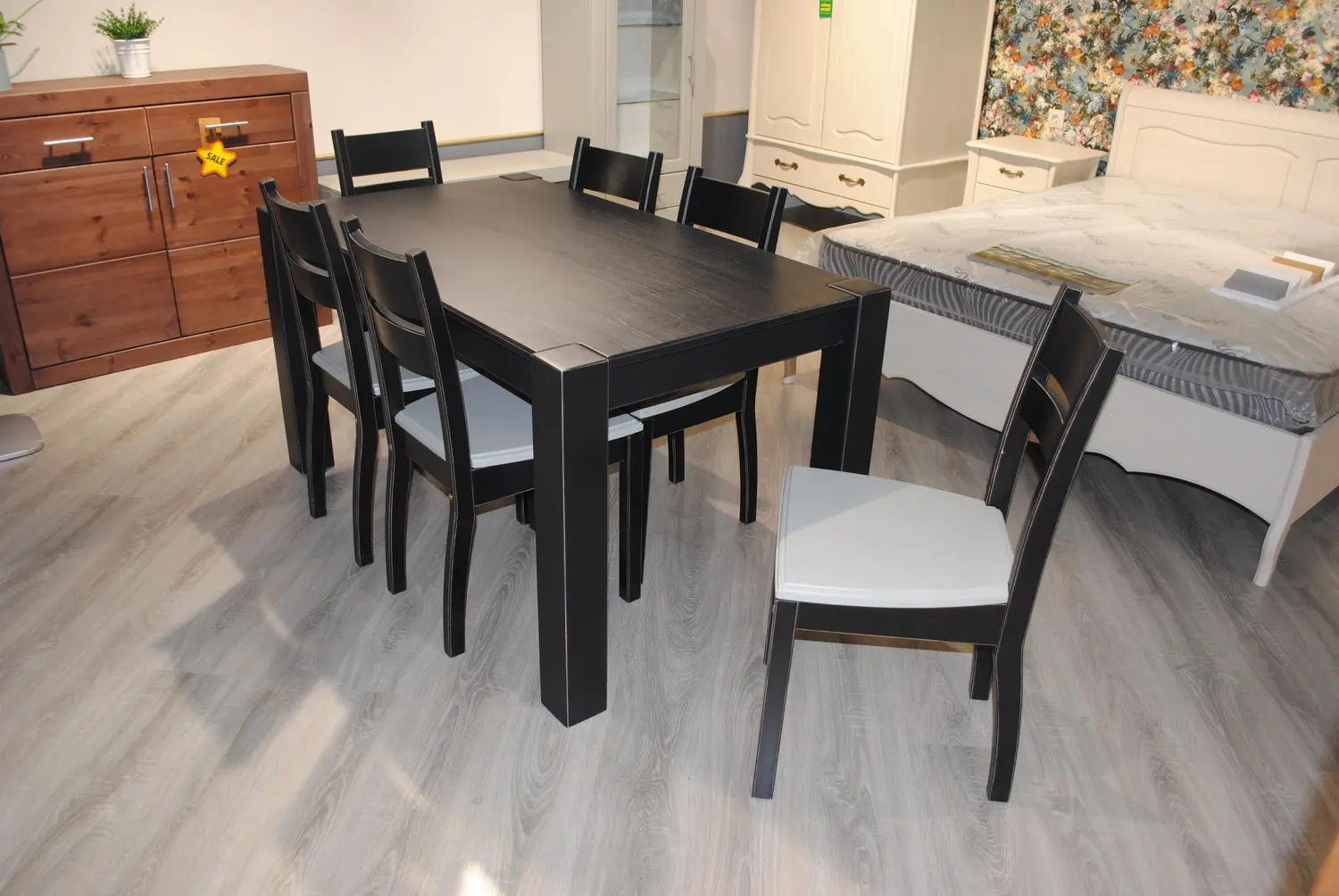 Стол Брамминг обеденный 1820*820