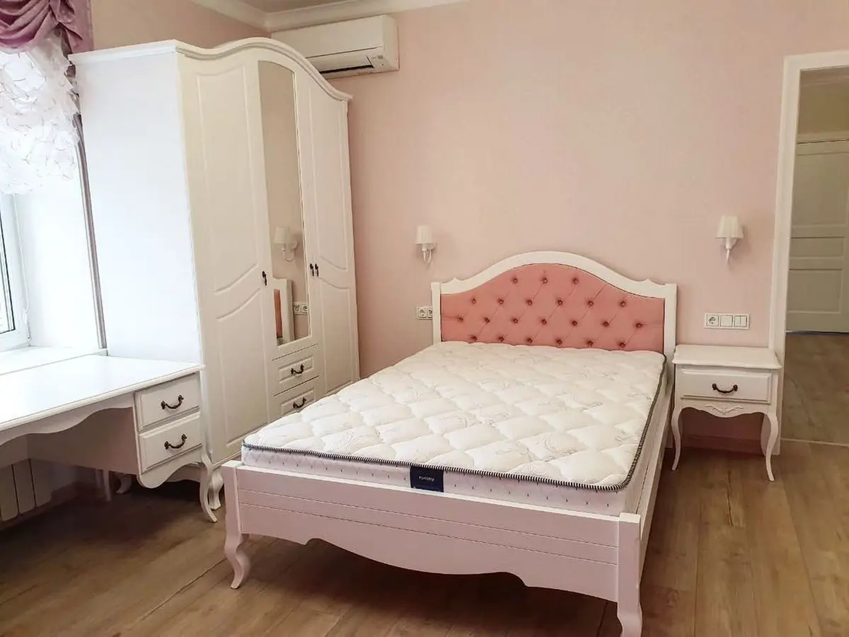 Кровать Авиньон 1600х2000 с каретной стяжкой