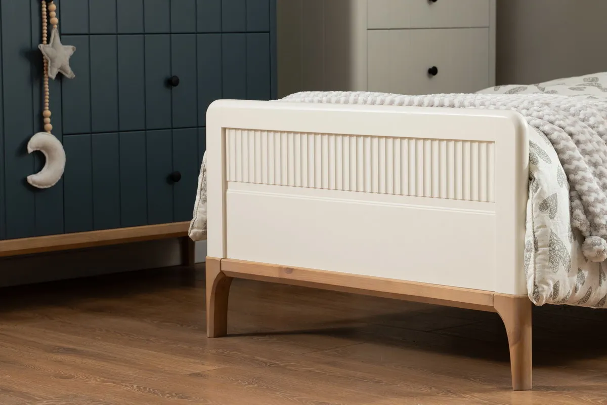 Кровать деревянная Грета №2 1200х2000